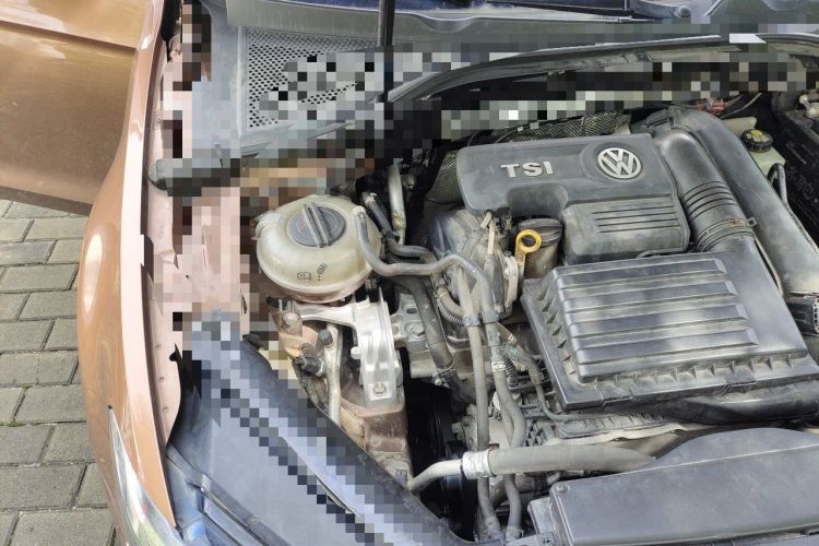 Used Volkswagen Lamando 2015 280TSI DSG Comfort Edition Engine Bay Right