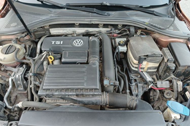 Used Volkswagen Lamando 2015 280TSI DSG Comfort Edition Engine Bay