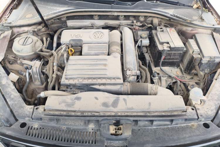 Used Volkswagen Lamando 2015 230TSI DSG Fashion Edition Engine Bay