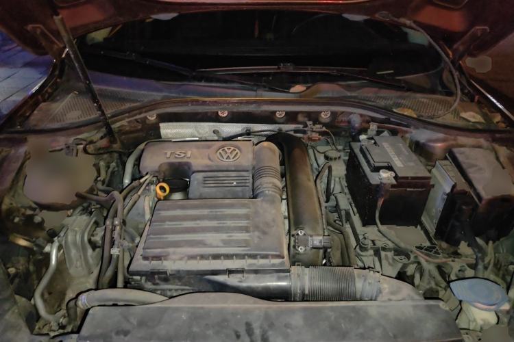 Used Volkswagen Lamando 2015 230TSI DSG Fashion Edition Engine Bay