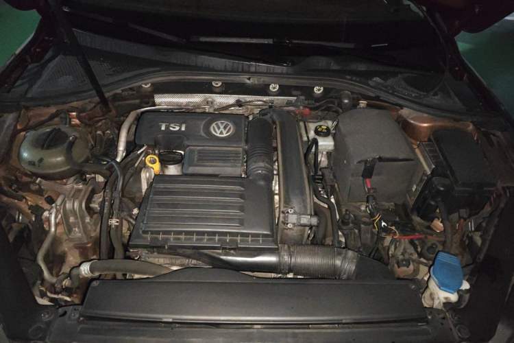 Used Volkswagen Lamando 2015 280TSI DSG Luxury Edition Engine Bay
