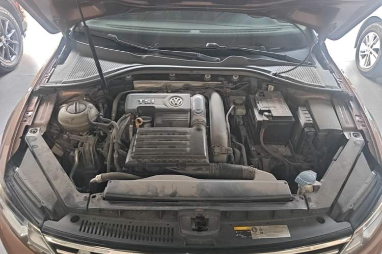 Used Volkswagen Lamando 2015 280TSI DSG Comfort Edition Engine Bay