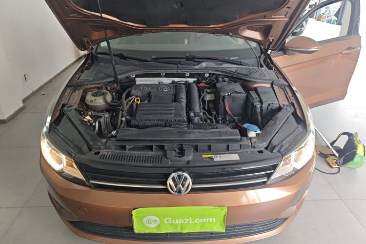 Used Volkswagen Lamando 2015 230TSI DSG Fashion Edition Engine Bay