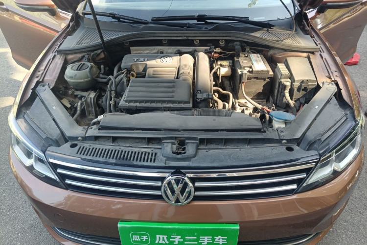 Used Volkswagen Lamando 2015 280TSI DSG Comfort Edition Engine Bay