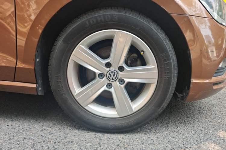 Used Volkswagen Lamando 2015 230TSI Manual Trend Edition Exterior 1