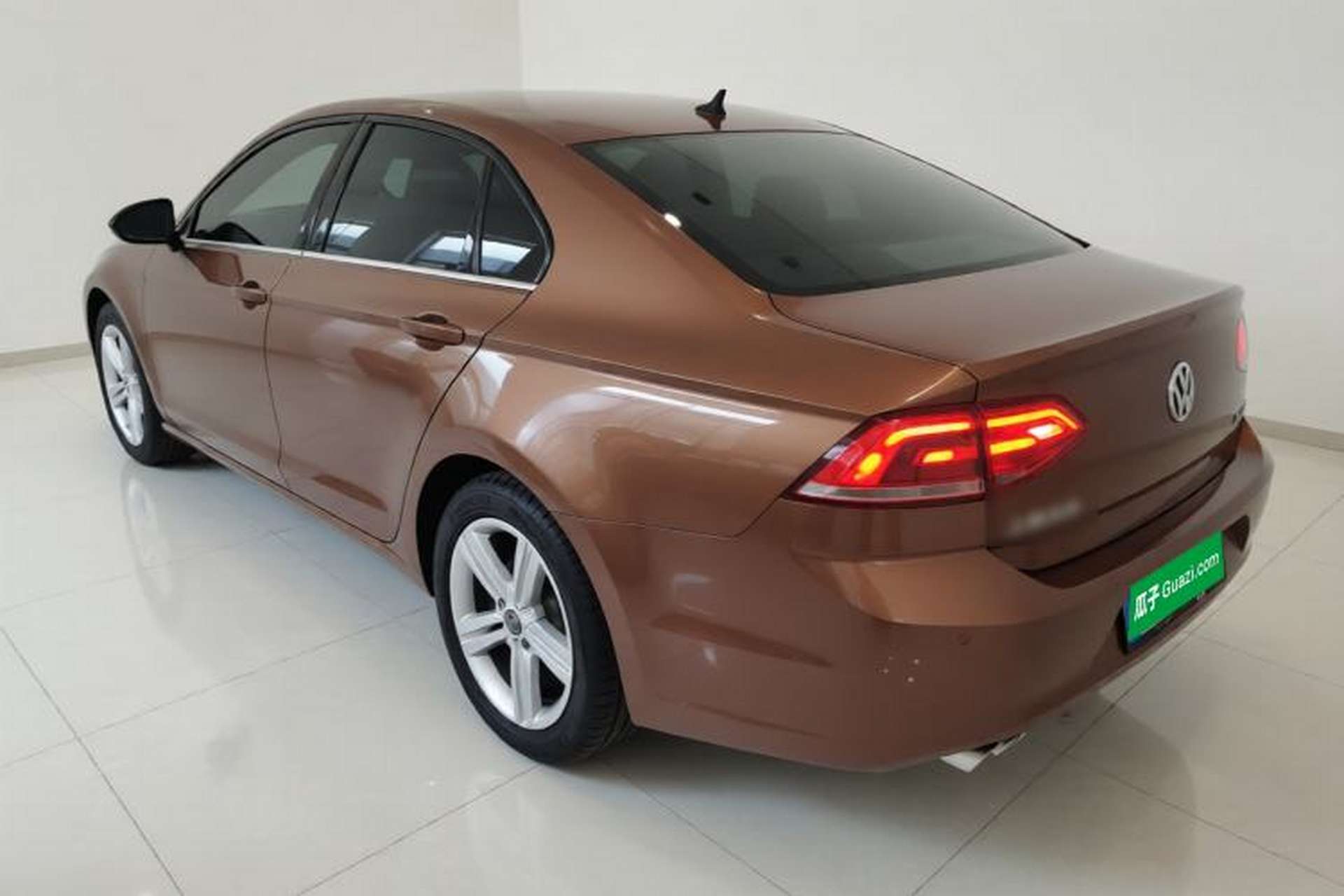 Used Volkswagen Lamando 2015 280TSI DSG Comfort Edition Exterior 2