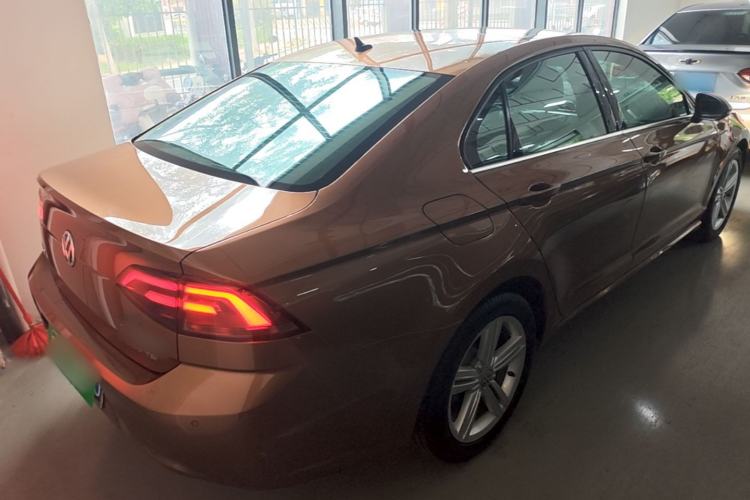 Used Volkswagen Lamando 2015 330TSI DSG Comfort Edition Exterior 2