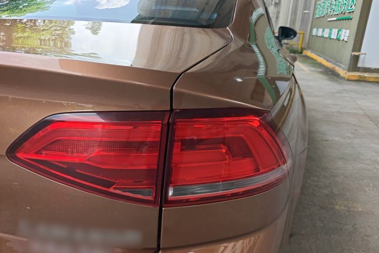 Used Volkswagen Lamando 2015 280TSI DSG Luxury Edition Exterior 3