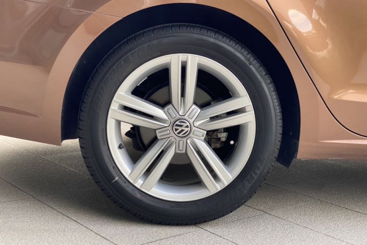 Used Volkswagen Lamando 2015 280TSI Manual Comfort Edition Exterior 3