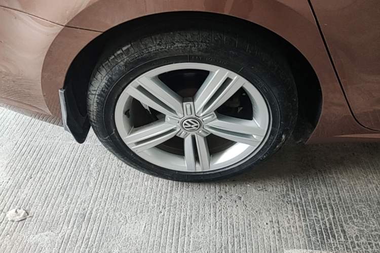 Used Volkswagen Lamando 2015 280TSI DSG Comfort Edition Exterior 5