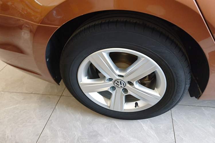 Used Volkswagen Lamando 2015 230TSI DSG Fashion Edition Exterior 5