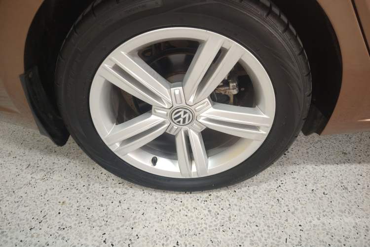 Used Volkswagen Lamando 2015 280TSI DSG Comfort Edition Exterior 5