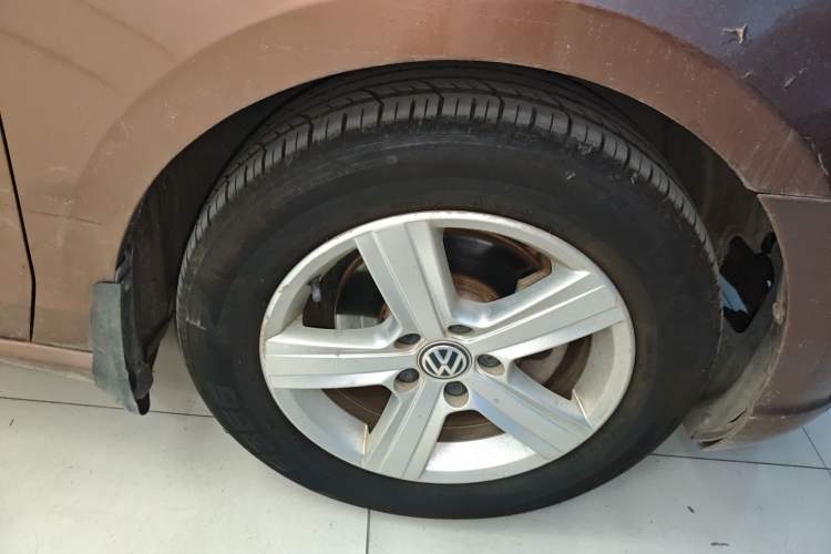 Used Volkswagen Lamando 2015 230TSI Manual Trend Edition Exterior 7