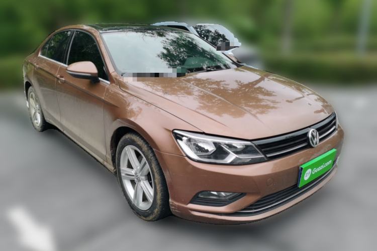 Used Volkswagen Lamando 2015 280TSI DSG Comfort Edition Front Right 45 Deg