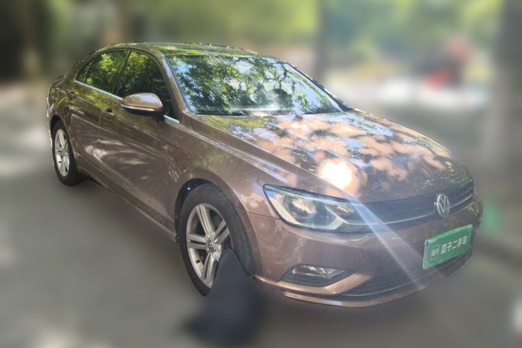 Used Volkswagen Lamando 2015 330TSI DSG Comfort Edition Front Right 45 Deg