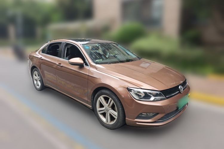 Used Volkswagen Lamando 2015 280TSI DSG Comfort Edition Front Right 45 Deg