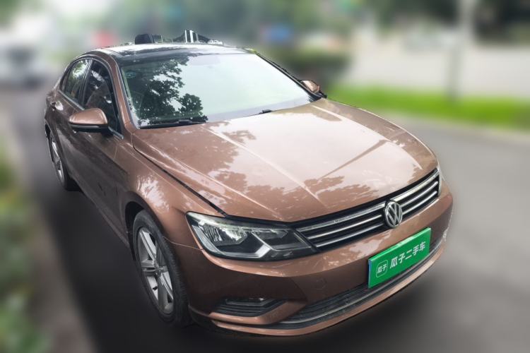 Used Volkswagen Lamando 2015 330TSI DSG Comfort Edition Front Right 45 Deg