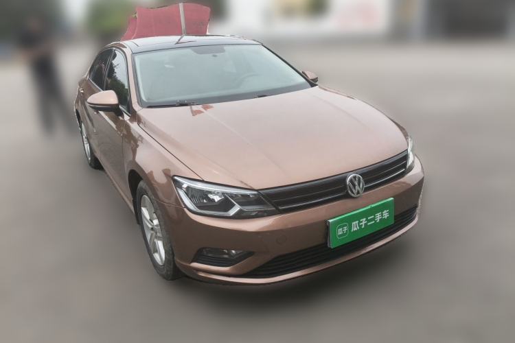 Used Volkswagen Lamando 2015 230TSI DSG Fashion Edition Front Right 45 Deg