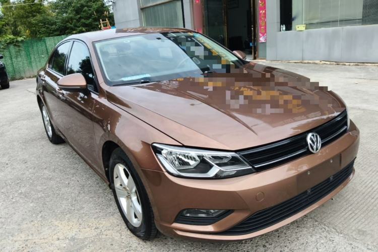 Used Volkswagen Lamando 2015 230TSI DSG Fashion Edition Front Right 45 Deg