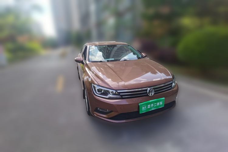 Used Volkswagen Lamando 2015 230TSI DSG Fashion Edition Front Right 45 Deg