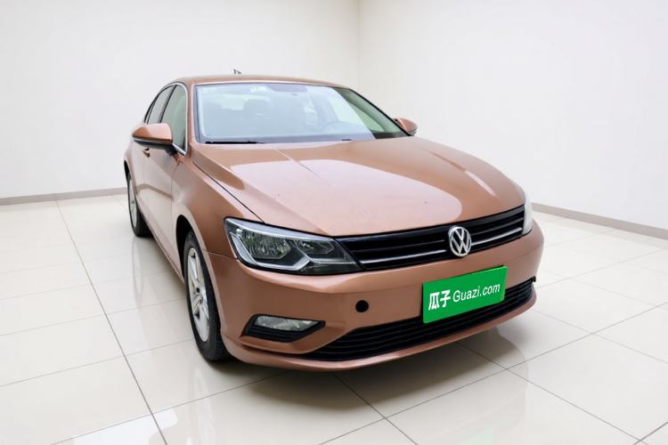 Used Volkswagen Lamando 2015 230TSI DSG Fashion Edition Front Right 45 Deg