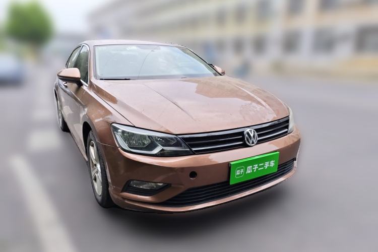 Used Volkswagen Lamando 2015 230TSI DSG Fashion Edition Front Right 45 Deg