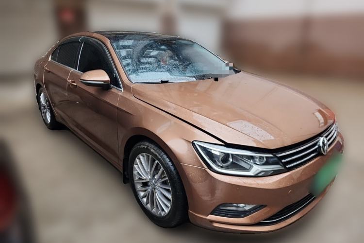 Used Volkswagen Lamando 2015 280TSI DSG Luxury Edition Front Right 45 Deg