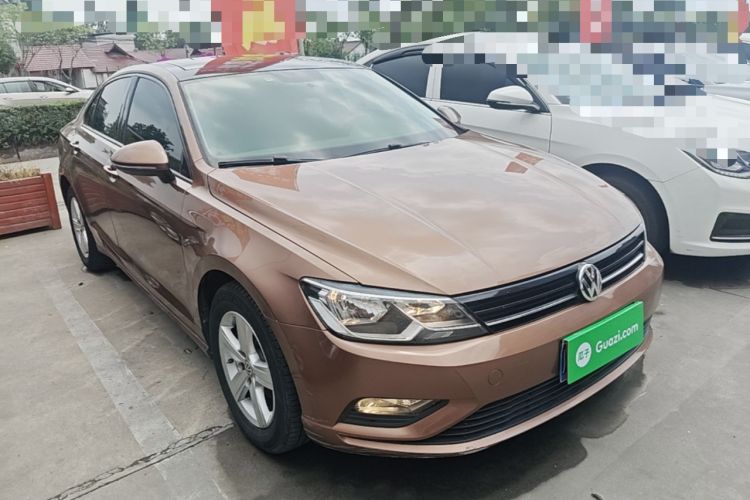 Used Volkswagen Lamando 2015 230TSI DSG Fashion Edition Front Right 45 Deg