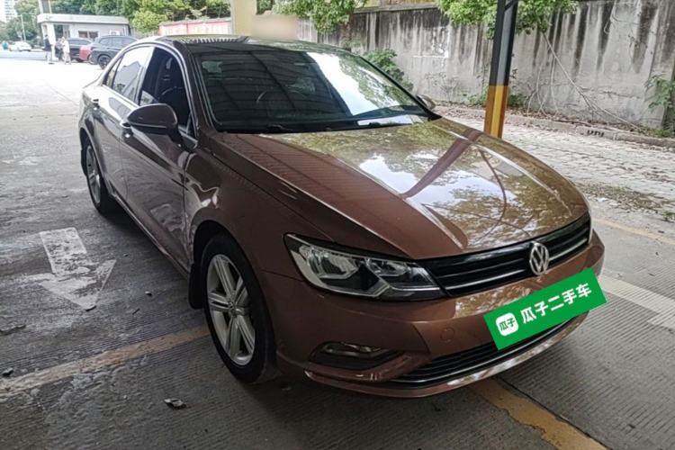 Used Volkswagen Lamando 2015 280TSI DSG Comfort Edition Front Right 45 Deg