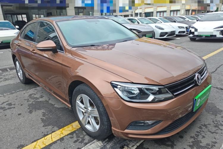 Used Volkswagen Lamando 2015 230TSI DSG Fashion Edition Front Right 45 Deg