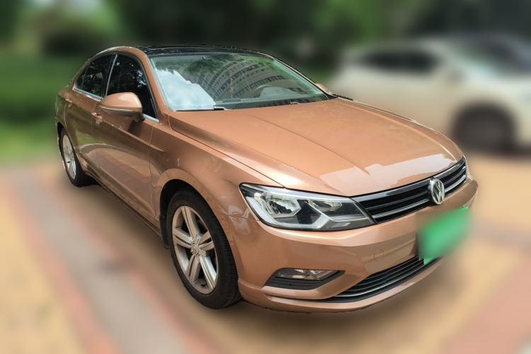 Used Volkswagen Lamando 2015 280TSI DSG Comfort Edition Front Right 45 Deg