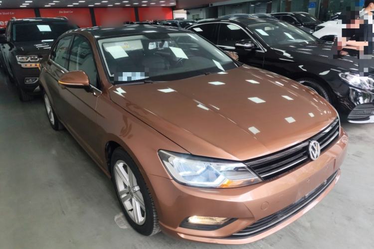 Used Volkswagen Lamando 2015 280TSI DSG Comfort Edition Front Right 45 Deg