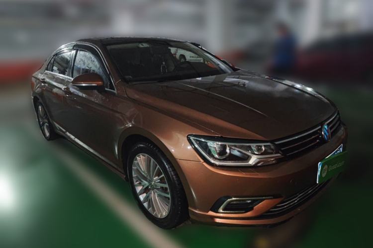 Used Volkswagen Lamando 2015 280TSI DSG Luxury Edition Front Right 45 Deg