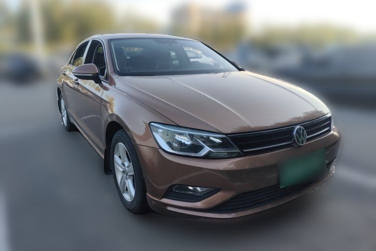 Used Volkswagen Lamando 2015 230TSI Manual Trend Edition Front Right 45 Deg