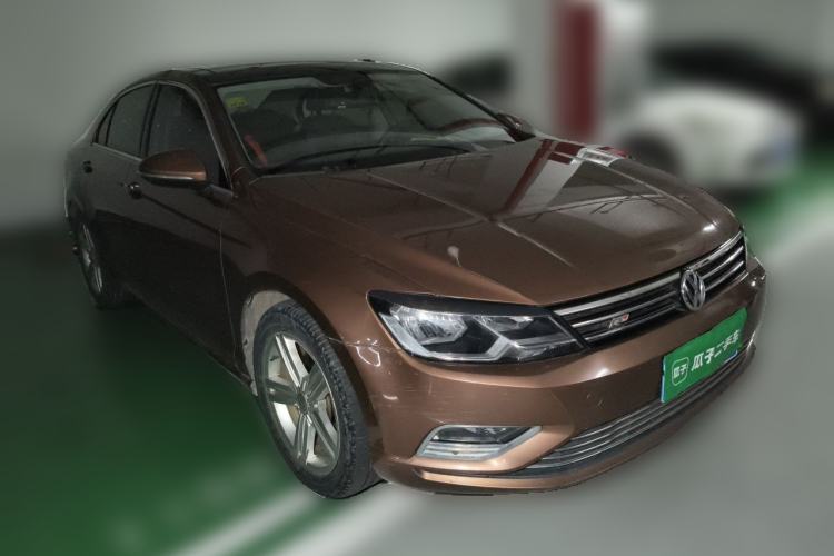 Used Volkswagen Lamando 2015 280TSI DSG Comfort Edition Front Right 45 Deg