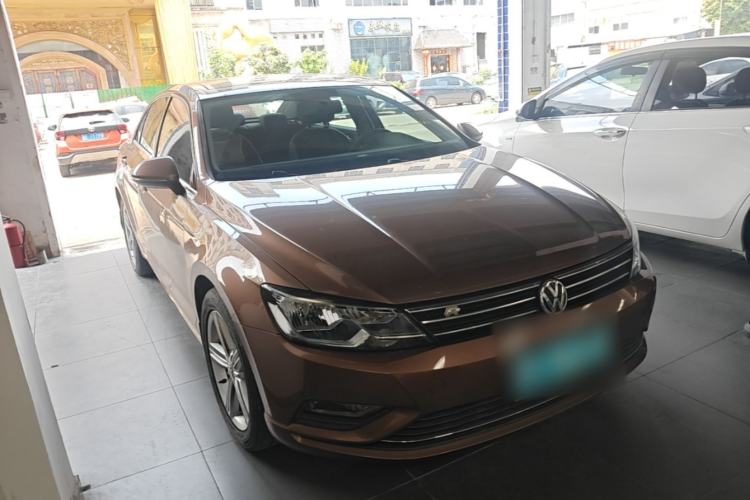 Used Volkswagen Lamando 2015 280TSI DSG Comfort Edition Front Right 45 Deg