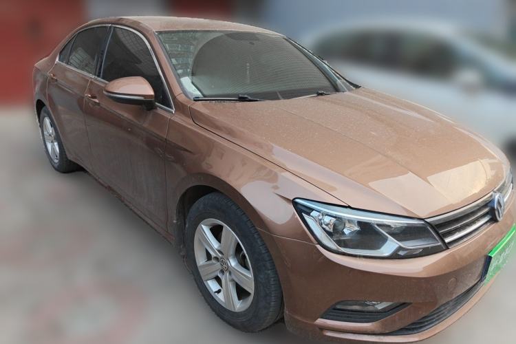Used Volkswagen Lamando 2015 230TSI DSG Fashion Edition Front Right 45 Deg