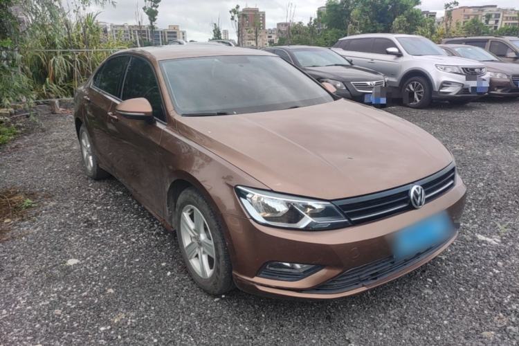 Used Volkswagen Lamando 2015 230TSI DSG Fashion Edition Front Right 45 Deg