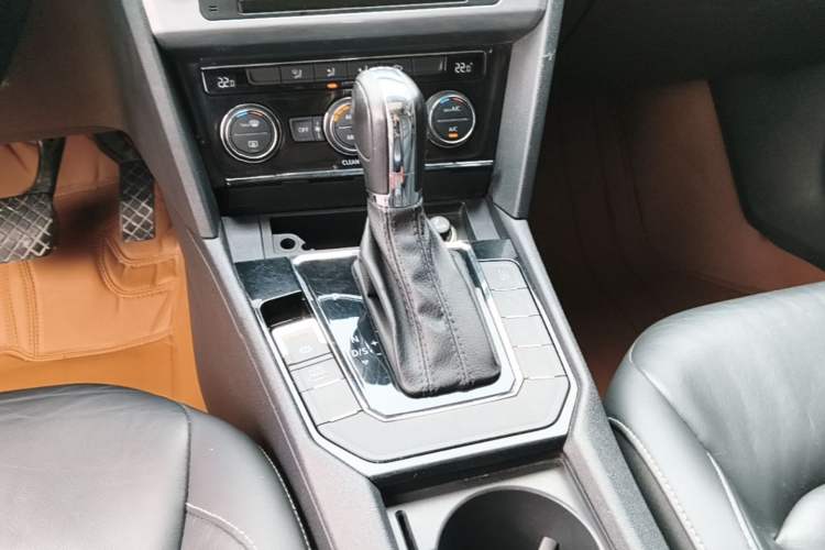Used Volkswagen Lamando 2015 280TSI DSG Comfort Edition Gear Lever