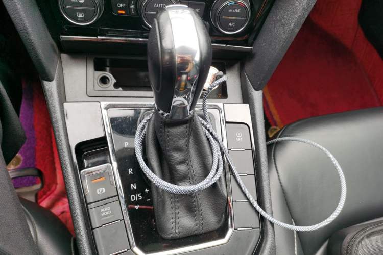Used Volkswagen Lamando 2015 280TSI DSG Comfort Edition Gear Lever