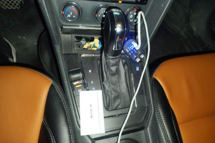 Used Volkswagen Lamando 2015 230TSI DSG Fashion Edition Gear Lever