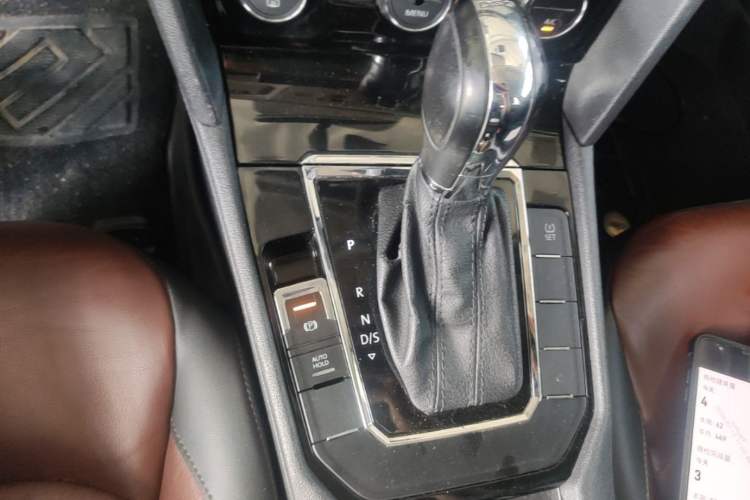 Used Volkswagen Lamando 2015 330TSI DSG Comfort Edition Gear Lever
