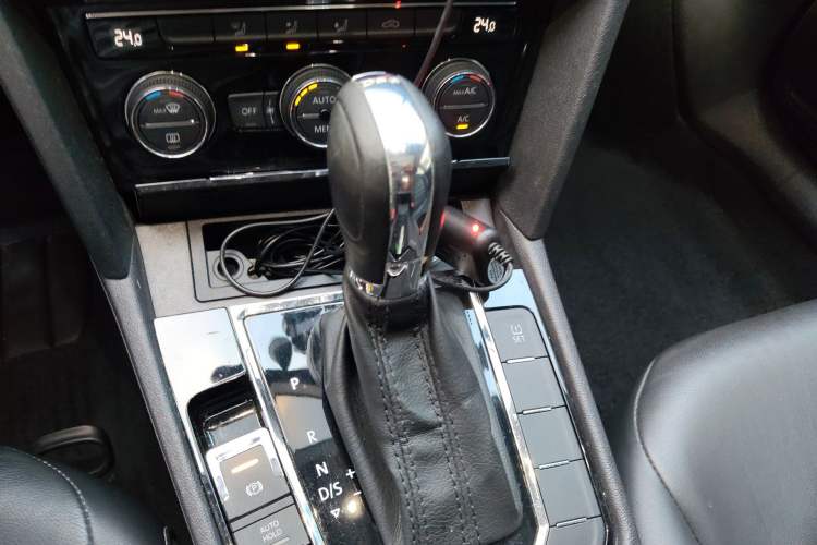 Used Volkswagen Lamando 2015 280TSI DSG Comfort Edition Gear Lever