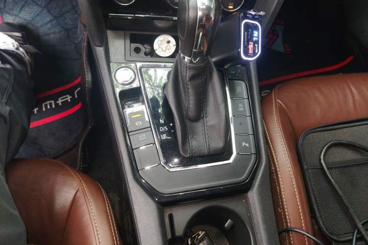 Used Volkswagen Lamando 2015 330TSI DSG Luxury Edition Gear Lever