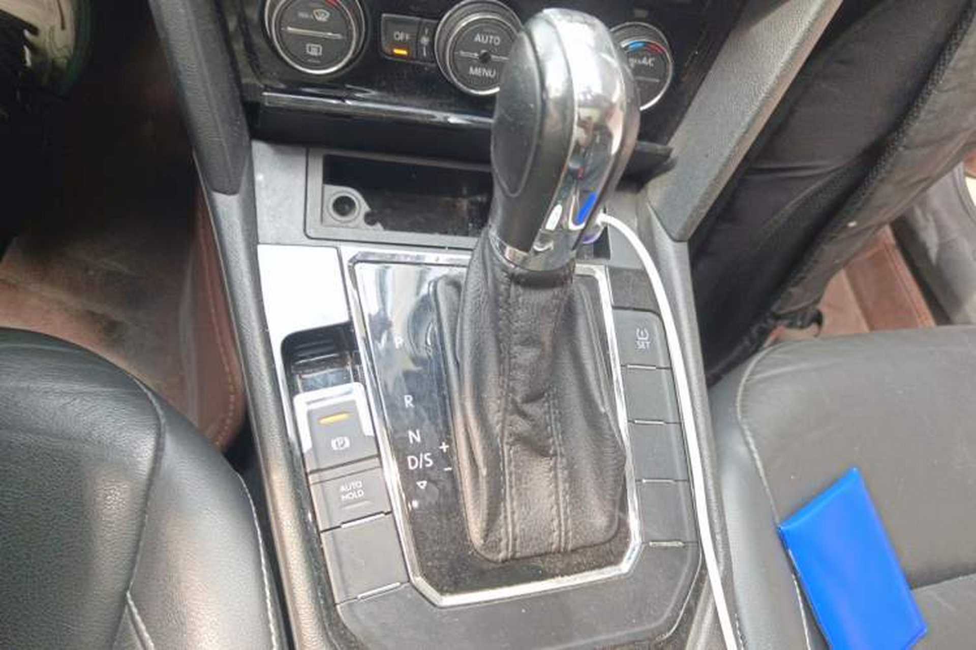 Used Volkswagen Lamando 2015 330TSI DSG Comfort Edition Gear Lever