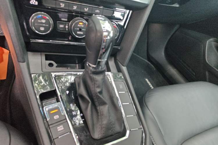 Used Volkswagen Lamando 2015 280TSI DSG Comfort Edition Gear Lever