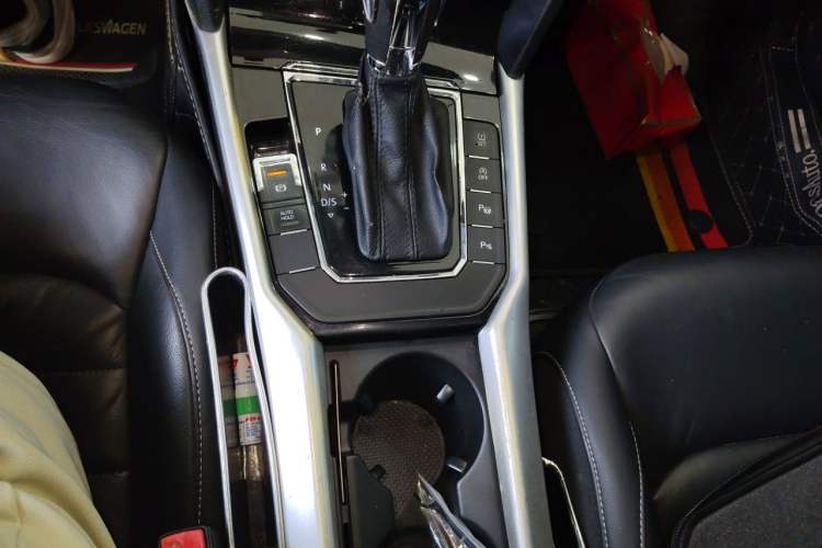 Used Volkswagen Lamando 2015 280TSI DSG Comfort Edition Gear Lever