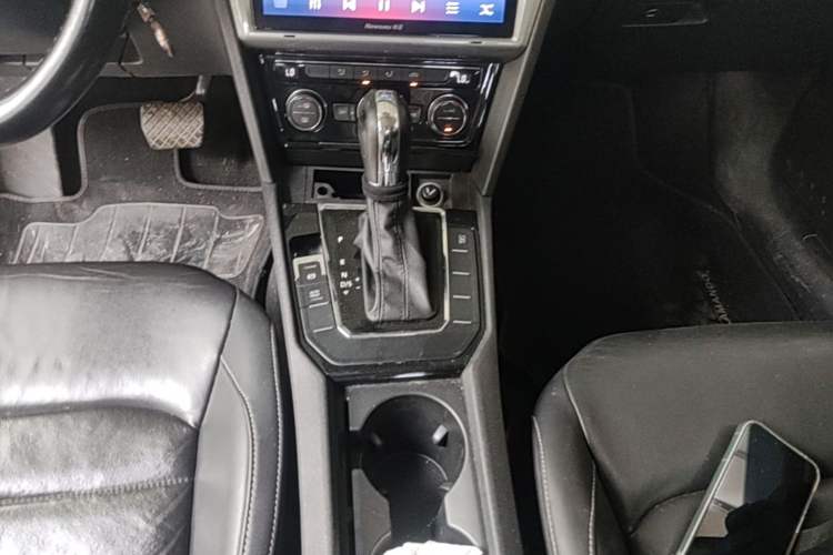 Used Volkswagen Lamando 2015 280TSI DSG Comfort Edition Gear Lever