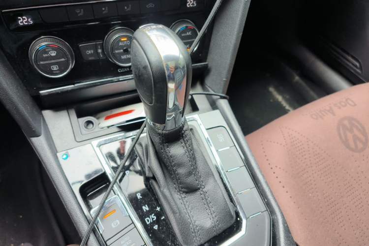 Used Volkswagen Lamando 2015 280TSI DSG Comfort Edition Gear Lever