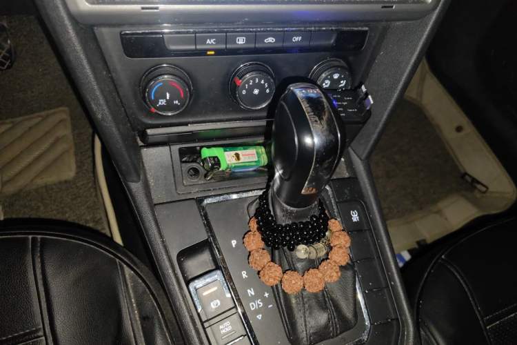 Used Volkswagen Lamando 2015 230TSI DSG Fashion Edition Gear Lever